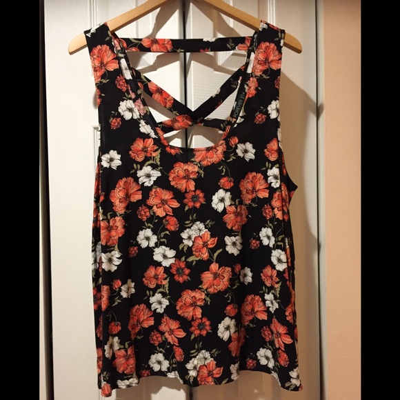 Forever 21 Tops - Pretty and Fun Tank With Details by Forever 21